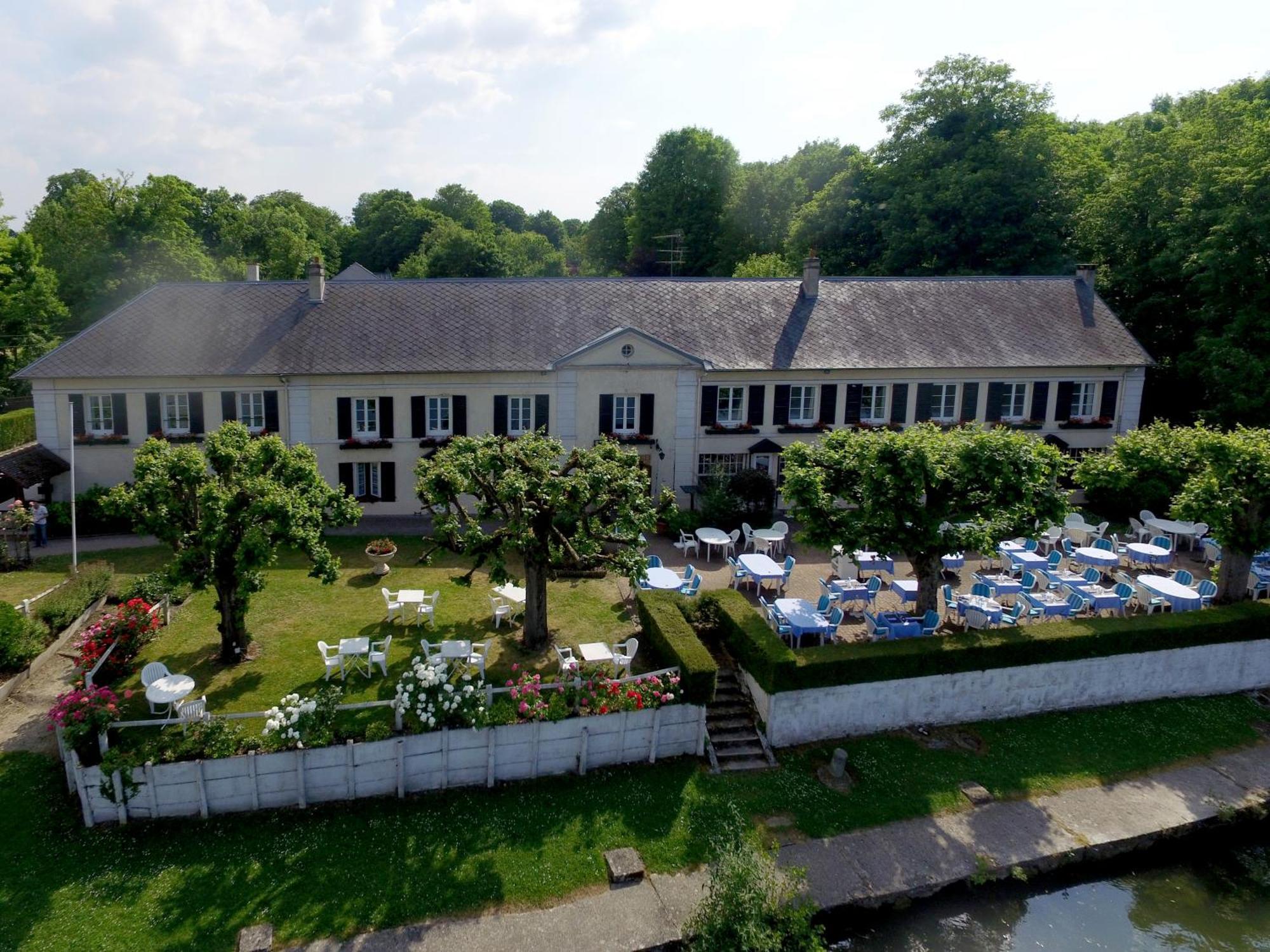 Hostellerie De Pavillon Saint-Hubert Gouvieux Exterior foto